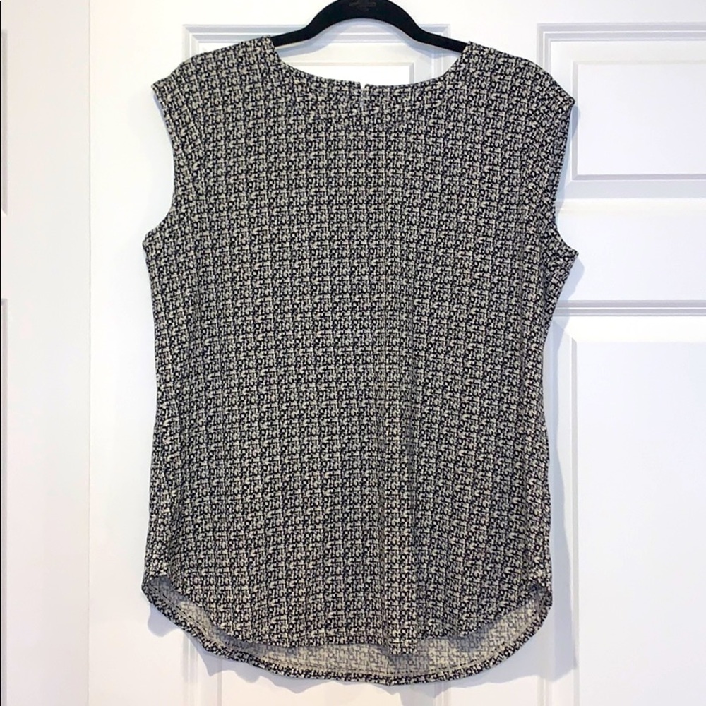 Cute sleeveless top